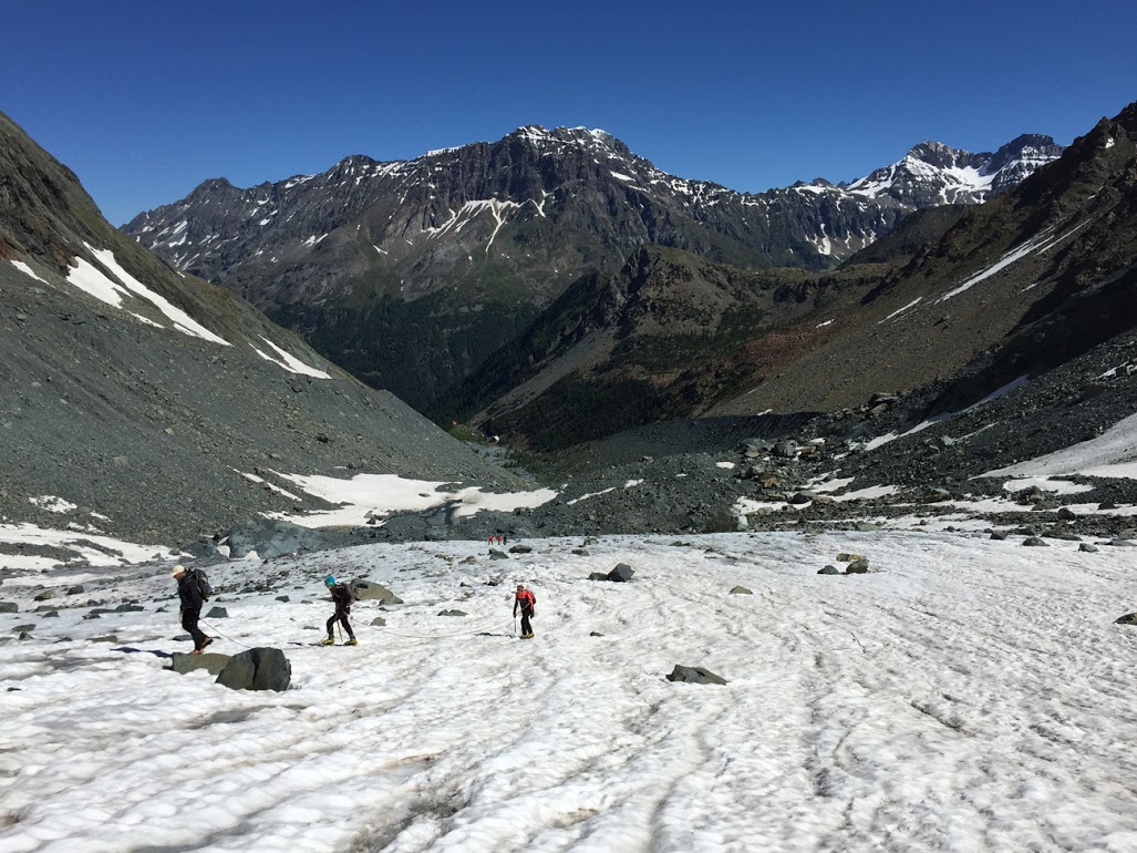 Cordate sul ghiacciaio del Ventina (foto Ufficio stampa Guide Alpine Lombardia)5