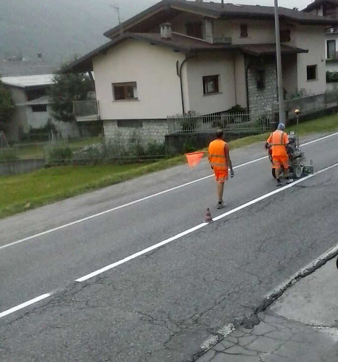 strisce strada primaluna