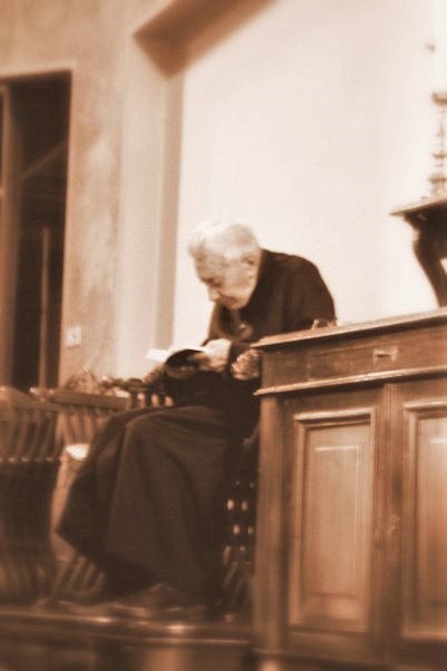 DON-CESARE-LURAGHI LEGGE IN CHIESA