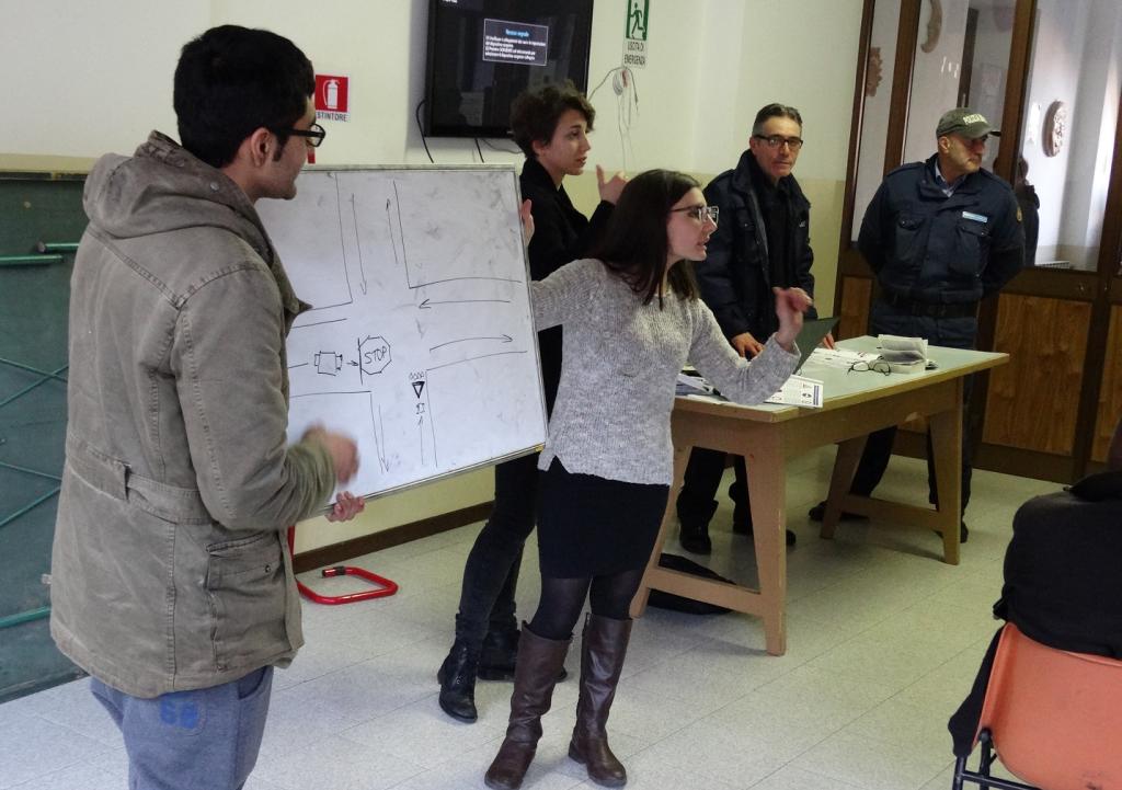 migranti artigianelli con vigili 4