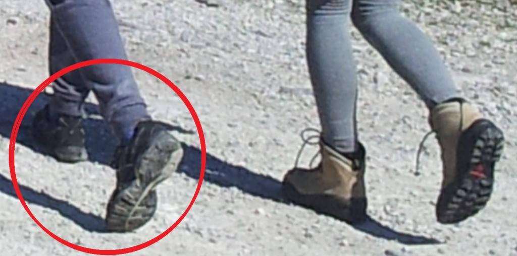 SCARPE DUE MANI RAGAZZI MAR 16