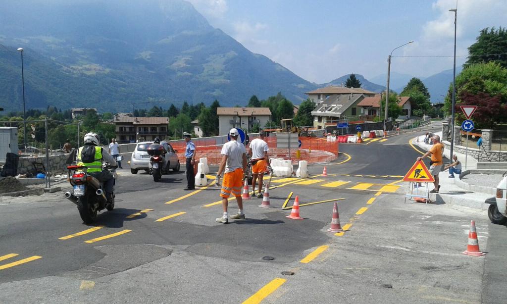 rotonda cremeno sp64 voragine luglio16 (9)