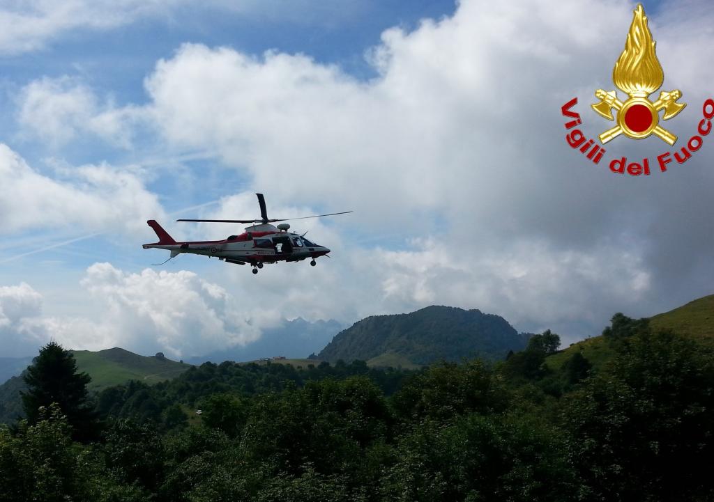 ELICOTTERO SAF VIGILI DEL FUOCO SOCCORSO