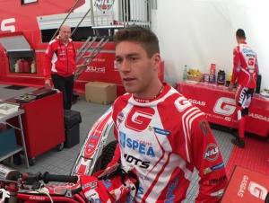 GRATTAROLA-CON-MOTO