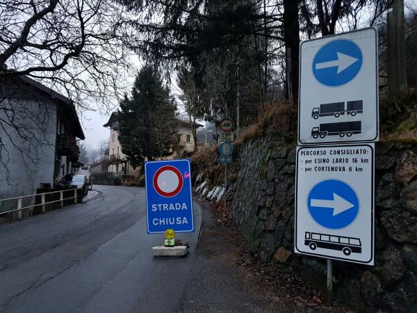 FRANA STRADA CHIUSA CARTELLO BELLANO TACENO3