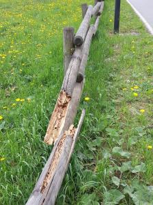 ciclabile staccionata malandata