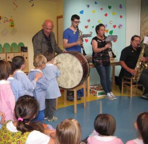 laboratorio musicale con banda all'asilo di barzio