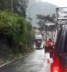 nubifragio lecco-ballabio bloccata camion