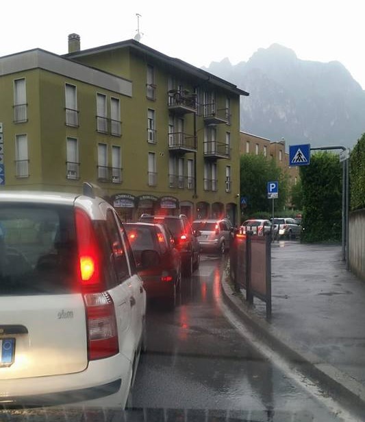 nubifragio lecco coda acquate
