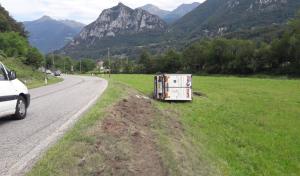 camion bilico ribaltato pasturo (4)