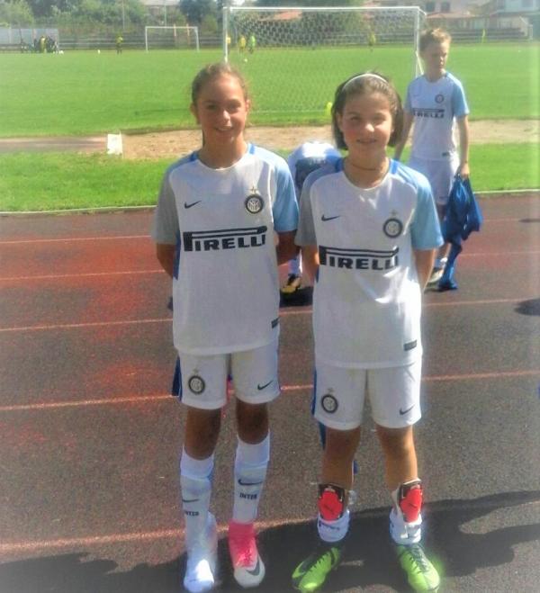 ASIA E CARLOTTA INTER2
