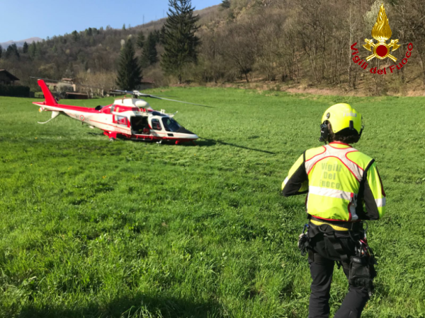 vigili del fuoco pompieri elicottero