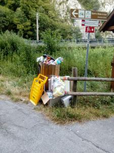 SPAZZATURA RIFIUTI PISTA CICLABILE LUG 18 (1)